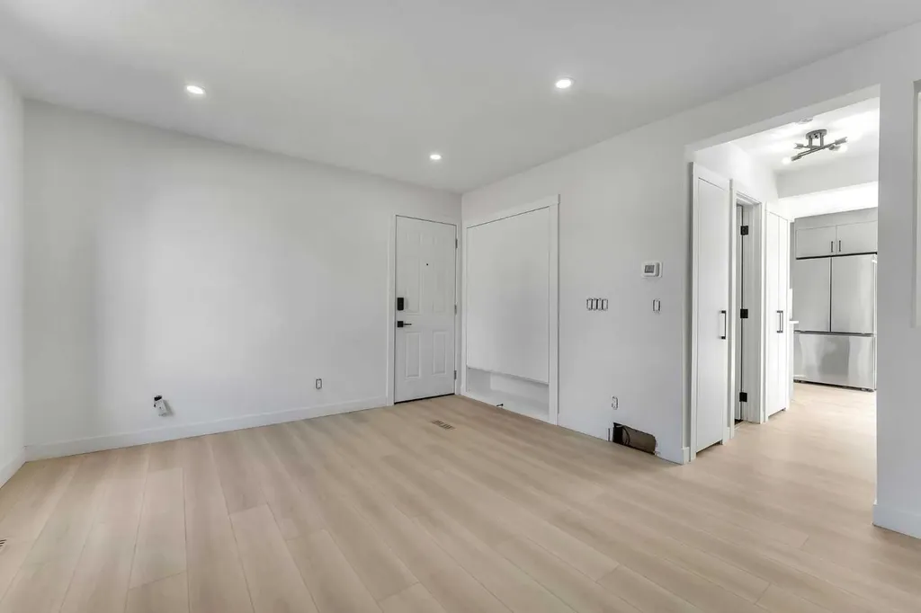 62 Deer Ridge Way SE Calgary AB T2J 5Y6