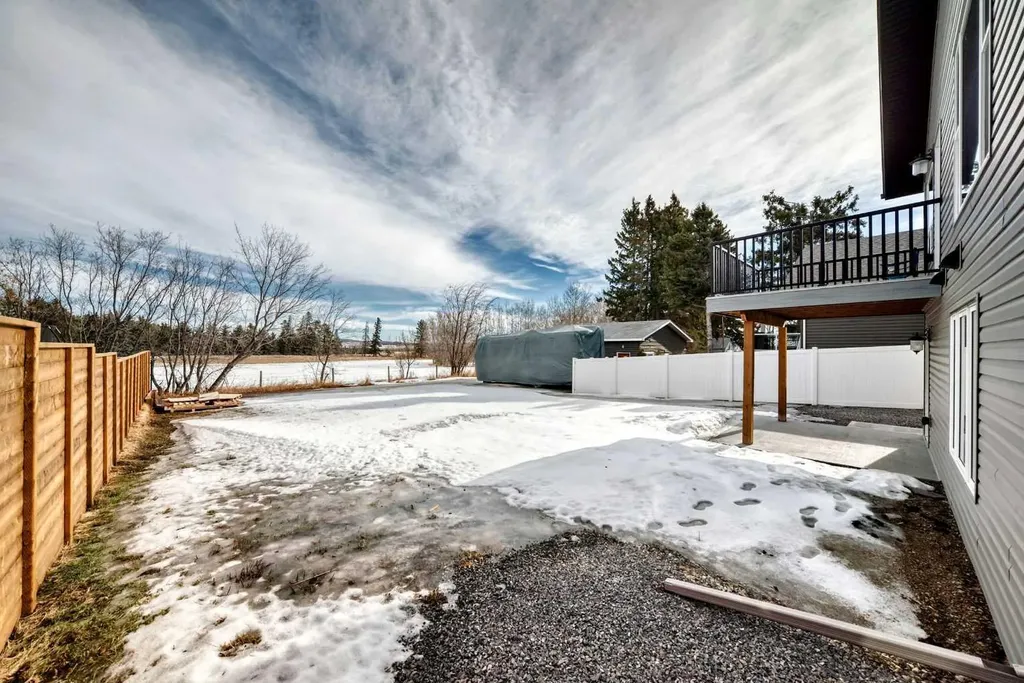 5032 59 Street Innisfail AB T4G0N6