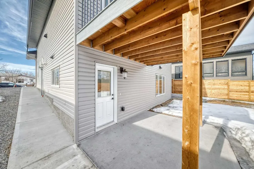 5032 59 Street Innisfail AB T4G0N6
