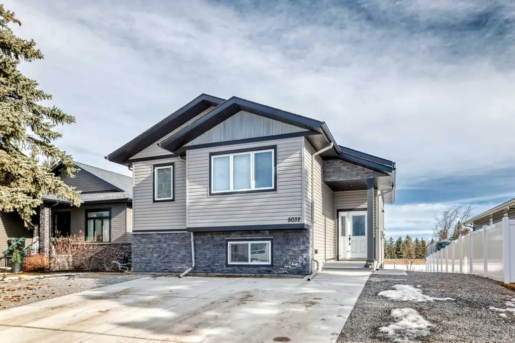 5032 59 Street Innisfail AB T4G0N6