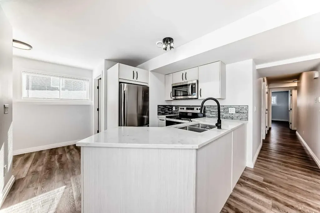 5032 59 Street Innisfail AB T4G0N6