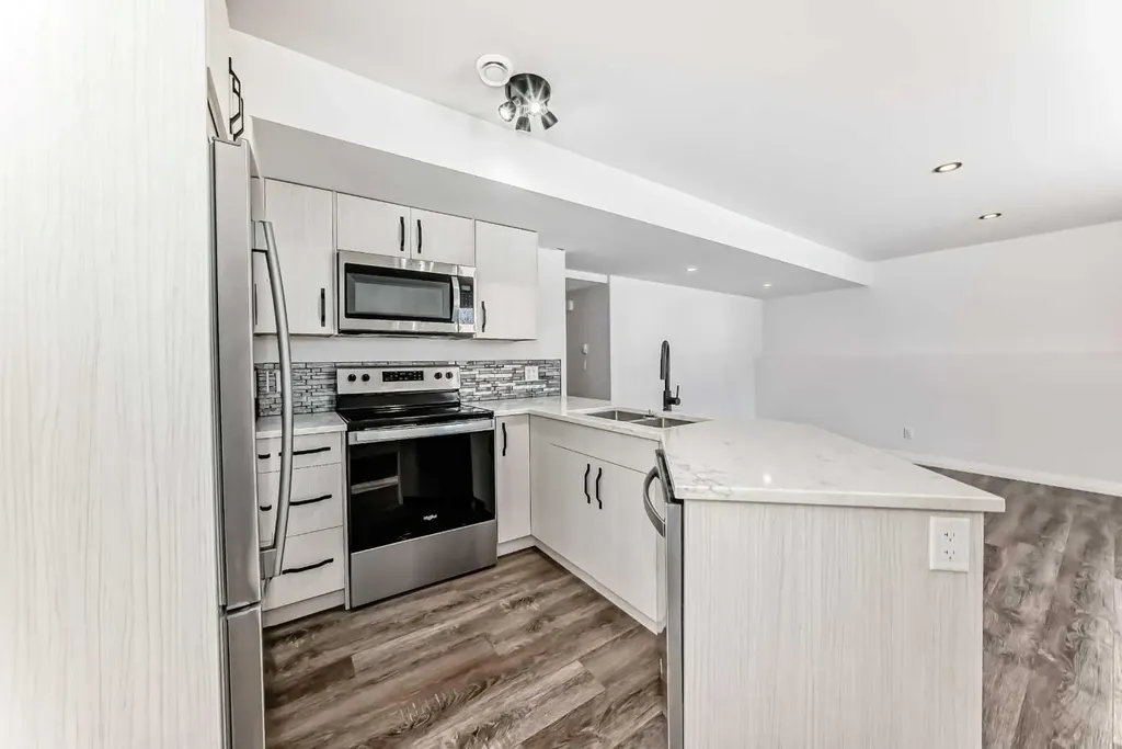 5032 59 Street Innisfail AB T4G0N6