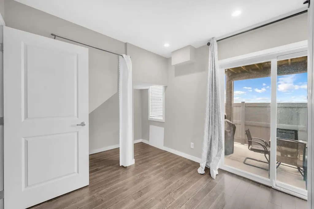50 Copperstone Common SE Calgary AB T2Z 5E4