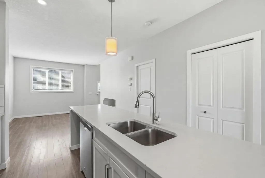 50 Copperstone Common SE Calgary AB T2Z 5E4