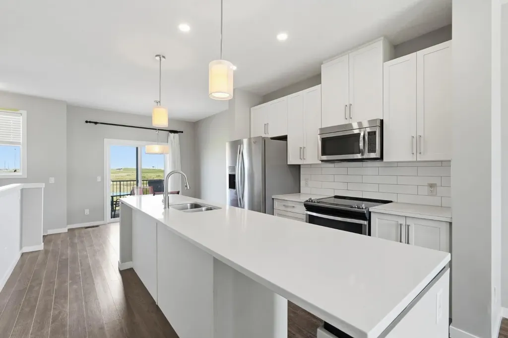 50 Copperstone Common SE Calgary AB T2Z 5E4