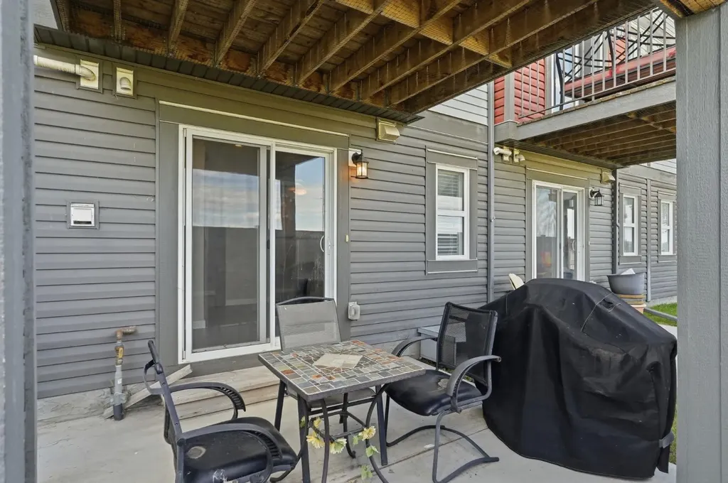 50 Copperstone Common SE Calgary AB T2Z 5E4