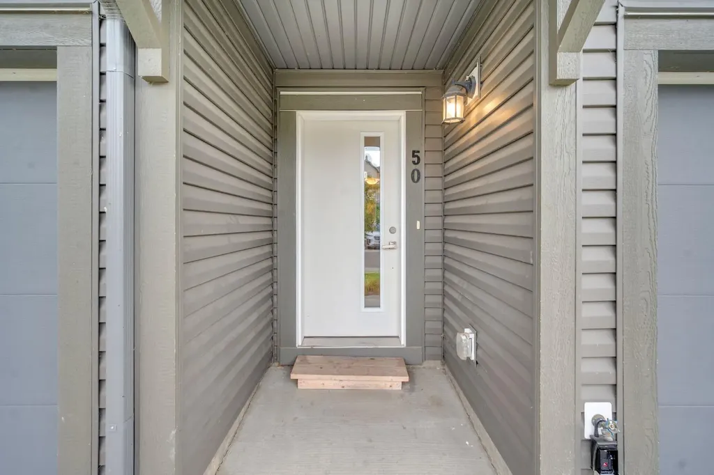 50 Copperstone Common SE Calgary AB T2Z 5E4