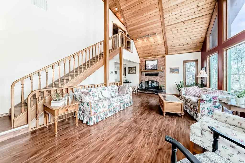24402 Highway 595 E Rural Red Deer County AB T0M 0V0