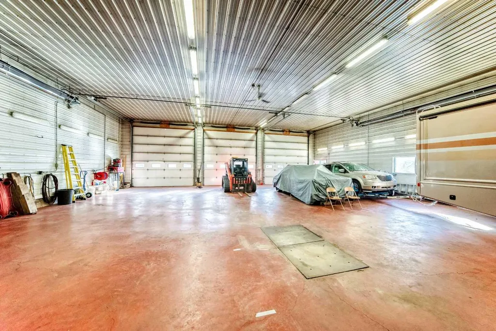 24402 Highway 595 E Rural Red Deer County AB T0M 0V0