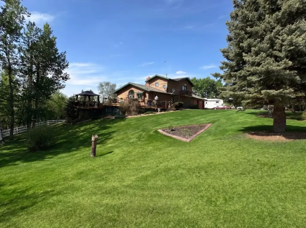 24402 Highway 595 E Rural Red Deer County AB T0M 0V0