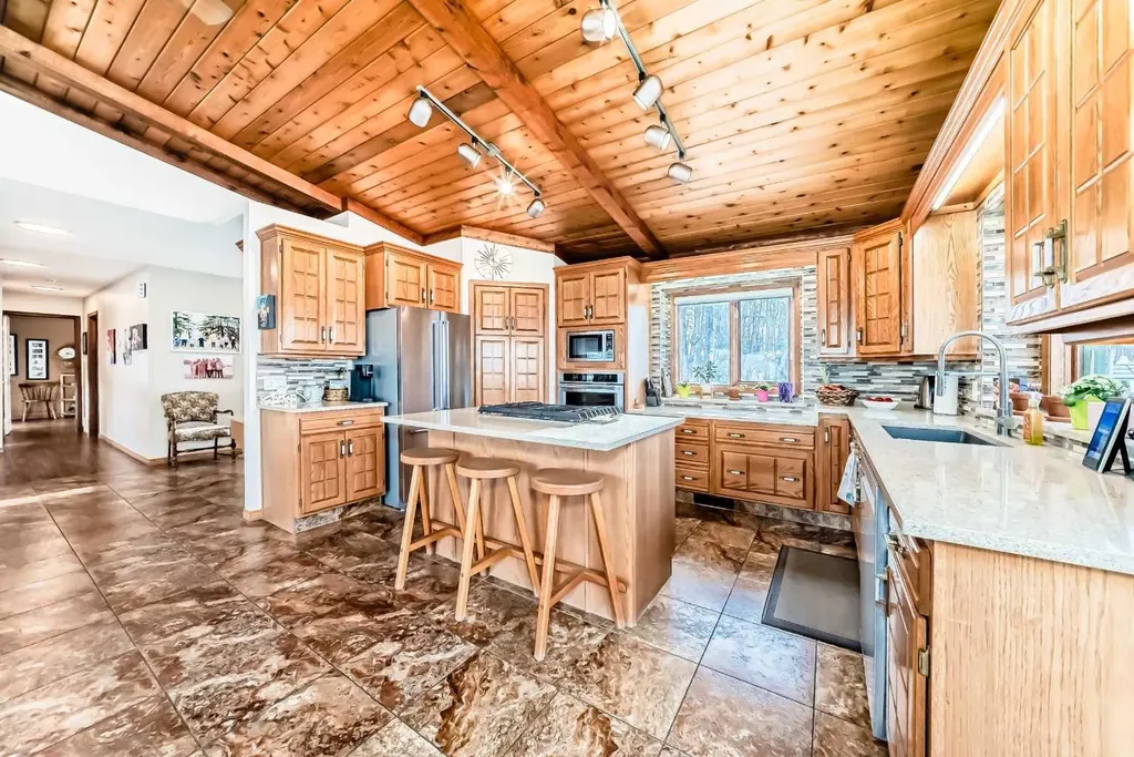 24402 Highway 595 E Rural Red Deer County AB T0M 0V0