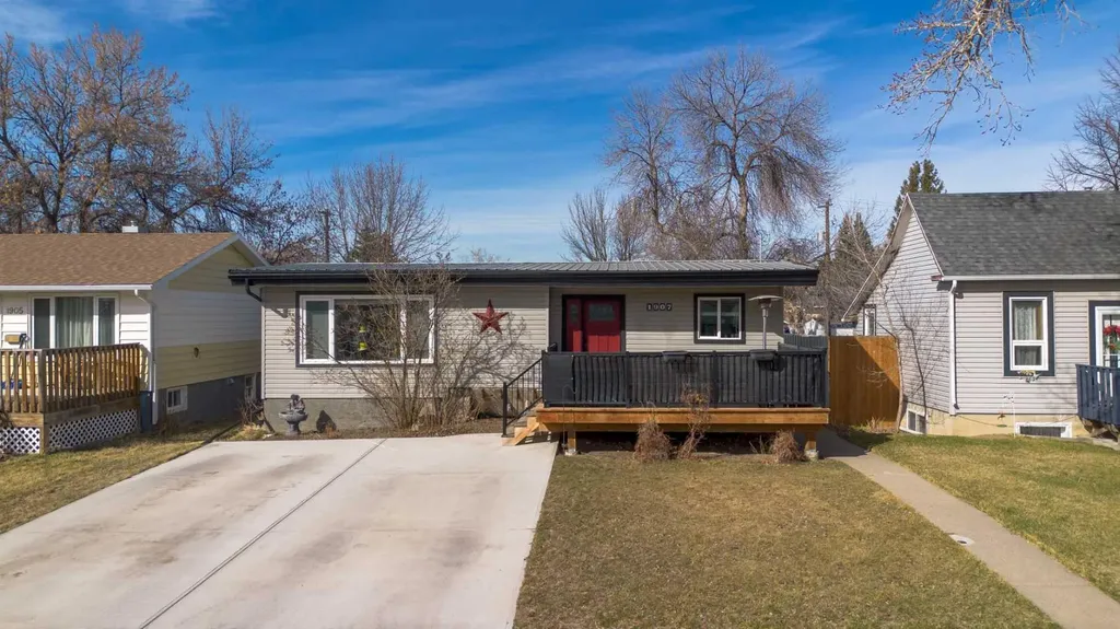 1907 7a Avenue N Lethbridge AB T1H 0Z8