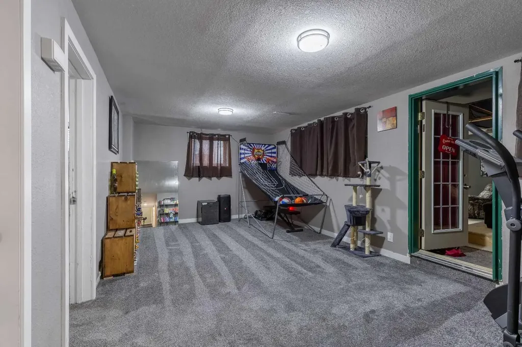 1907 7a Avenue N Lethbridge AB T1H 0Z8