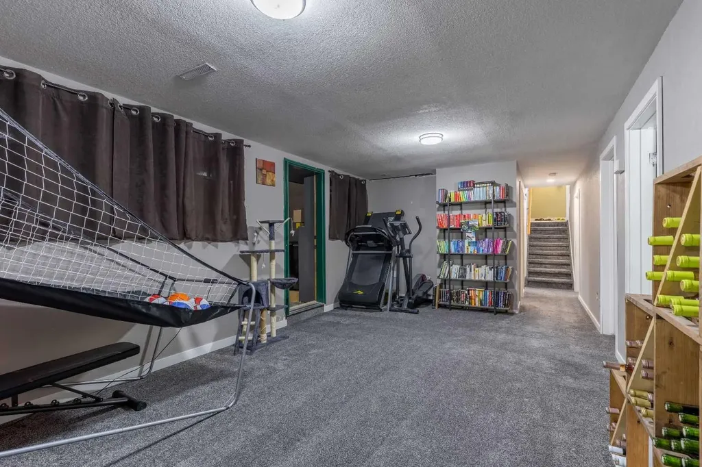 1907 7a Avenue N Lethbridge AB T1H 0Z8