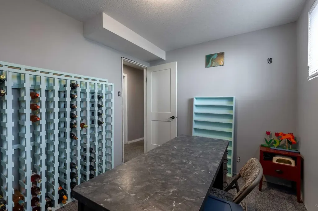 1907 7a Avenue N Lethbridge AB T1H 0Z8