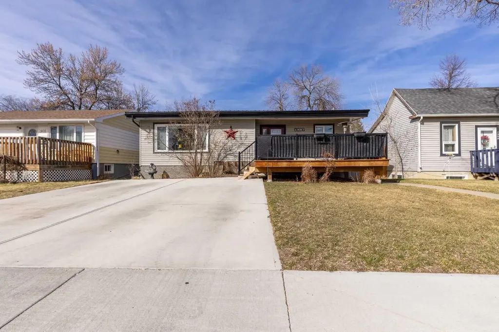 1907 7a Avenue N Lethbridge AB T1H 0Z8