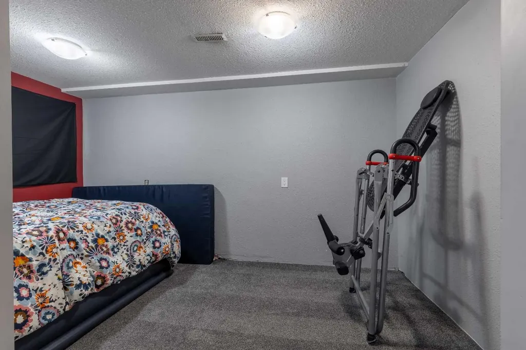 1907 7a Avenue N Lethbridge AB T1H 0Z8