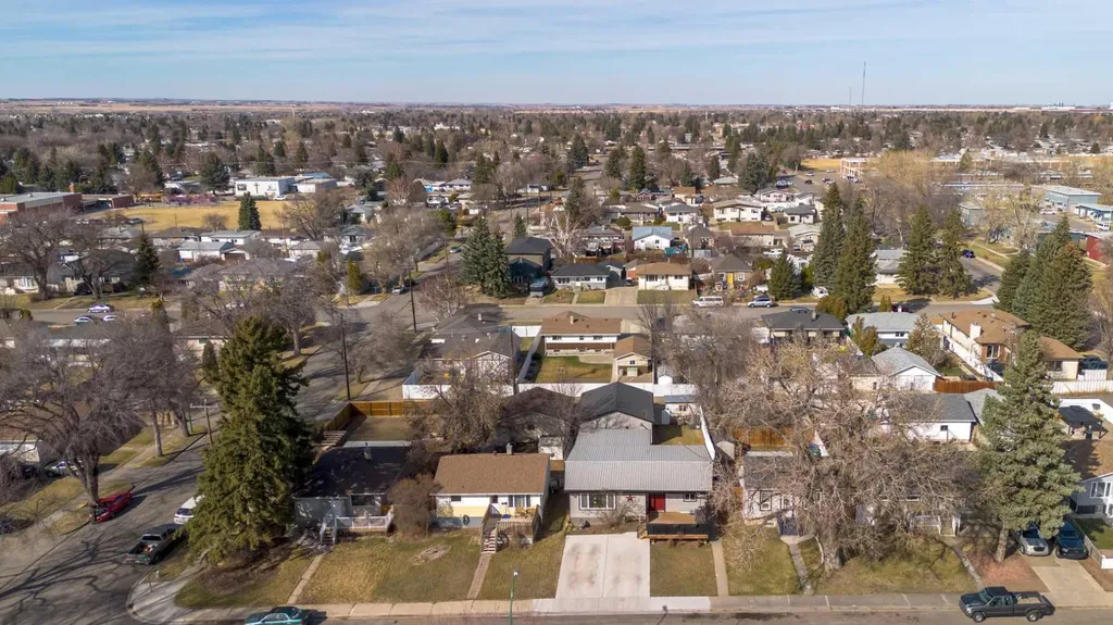 1907 7a Avenue N Lethbridge AB T1H 0Z8