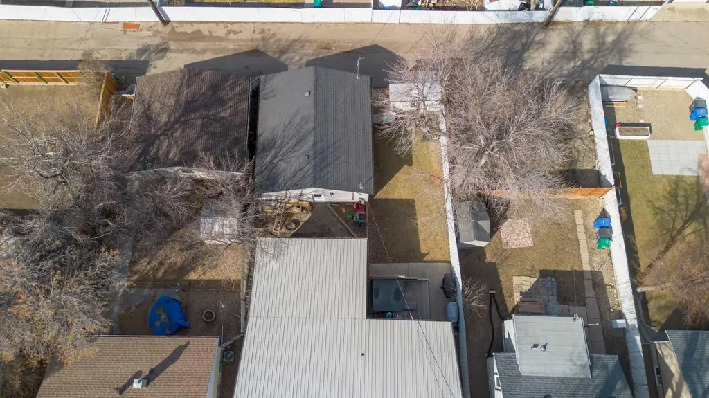 1907 7a Avenue N Lethbridge AB T1H 0Z8