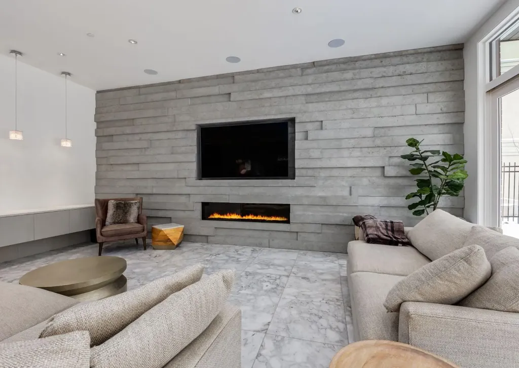 106 Pumpridge Place SW Calgary AB T2V5E7