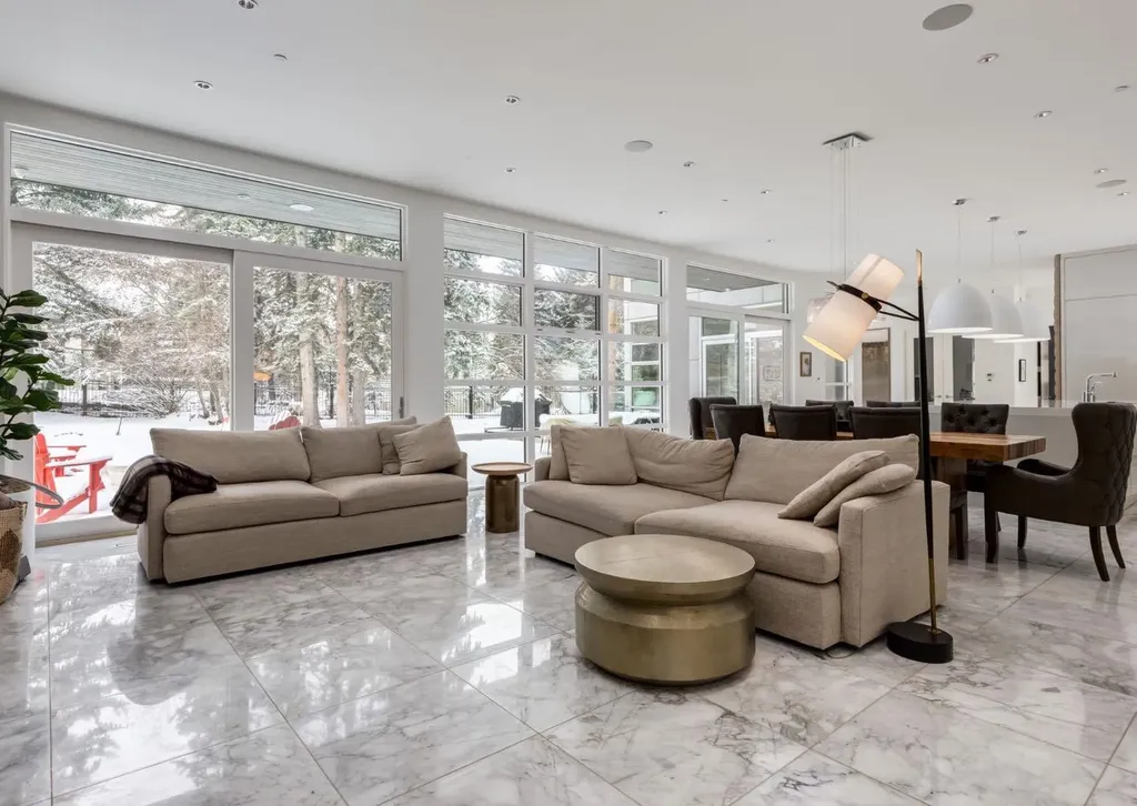 106 Pumpridge Place SW Calgary AB T2V5E7