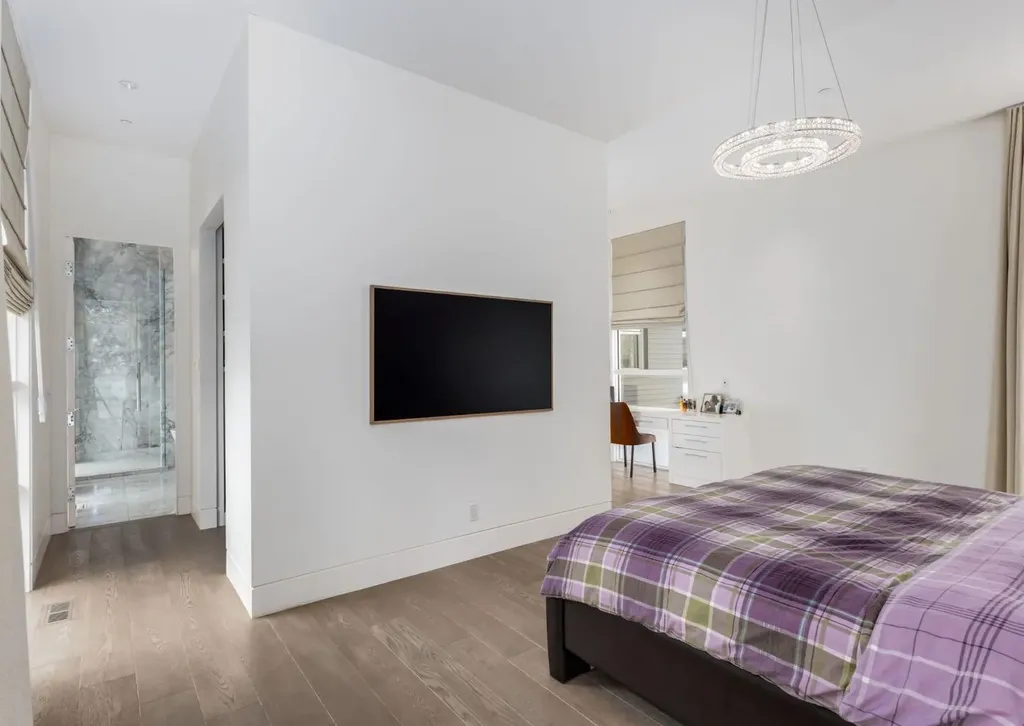 106 Pumpridge Place SW Calgary AB T2V5E7