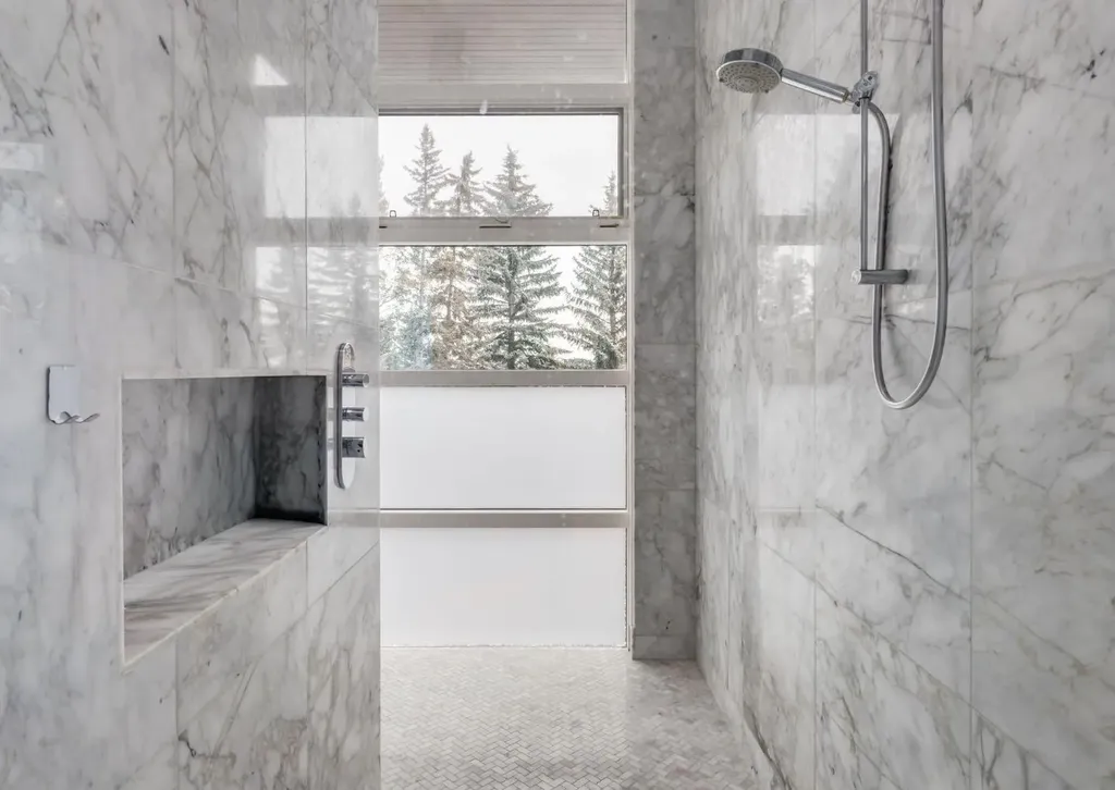 106 Pumpridge Place SW Calgary AB T2V5E7