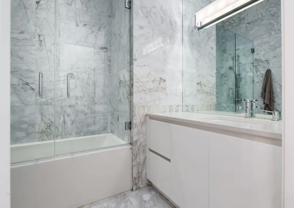 106 Pumpridge Place SW Calgary AB T2V5E7