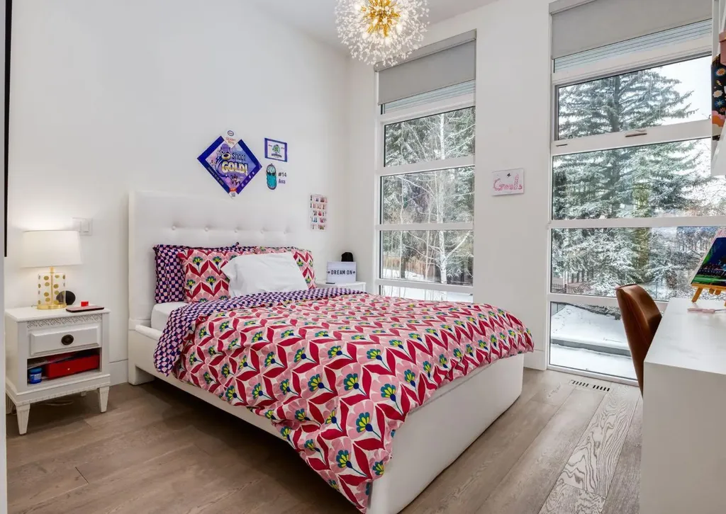 106 Pumpridge Place SW Calgary AB T2V5E7