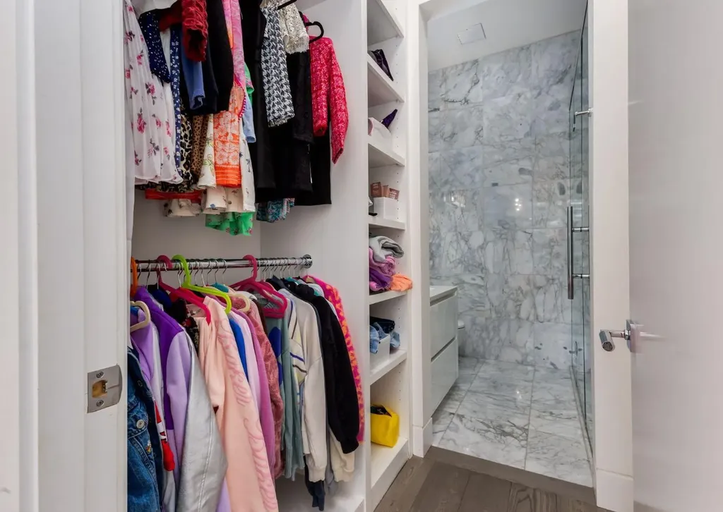 106 Pumpridge Place SW Calgary AB T2V5E7