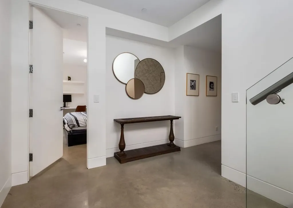106 Pumpridge Place SW Calgary AB T2V5E7