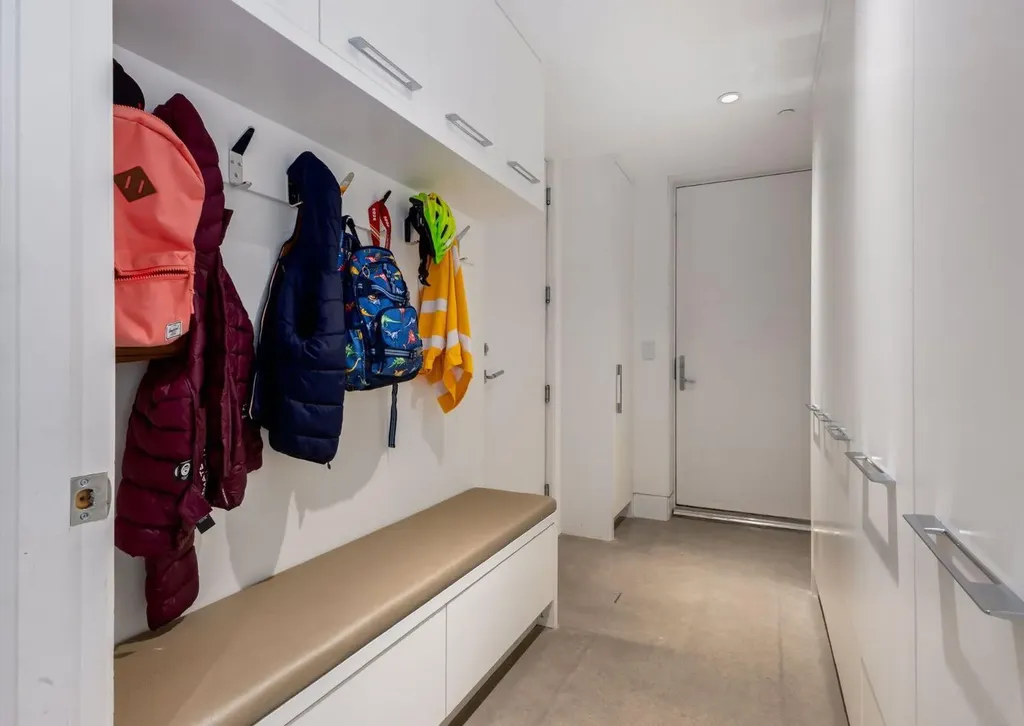 106 Pumpridge Place SW Calgary AB T2V5E7