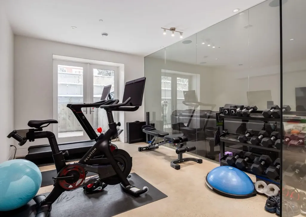 106 Pumpridge Place SW Calgary AB T2V5E7