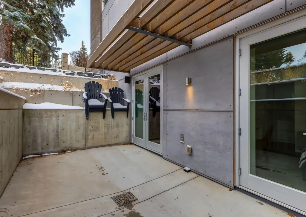 106 Pumpridge Place SW Calgary AB T2V5E7
