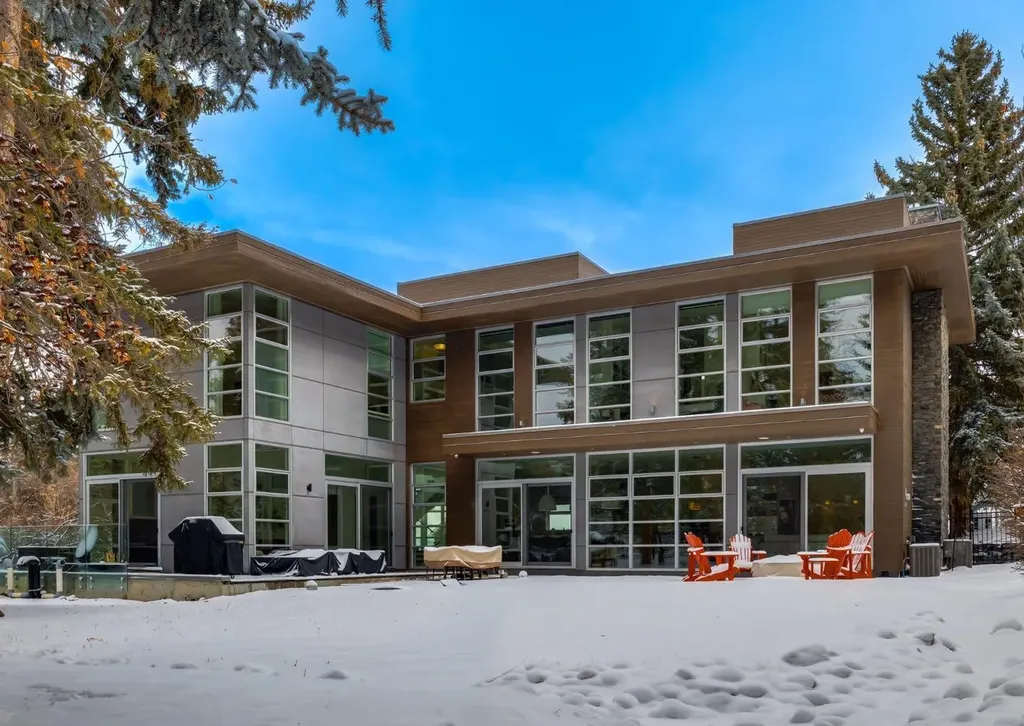 106 Pumpridge Place SW Calgary AB T2V5E7