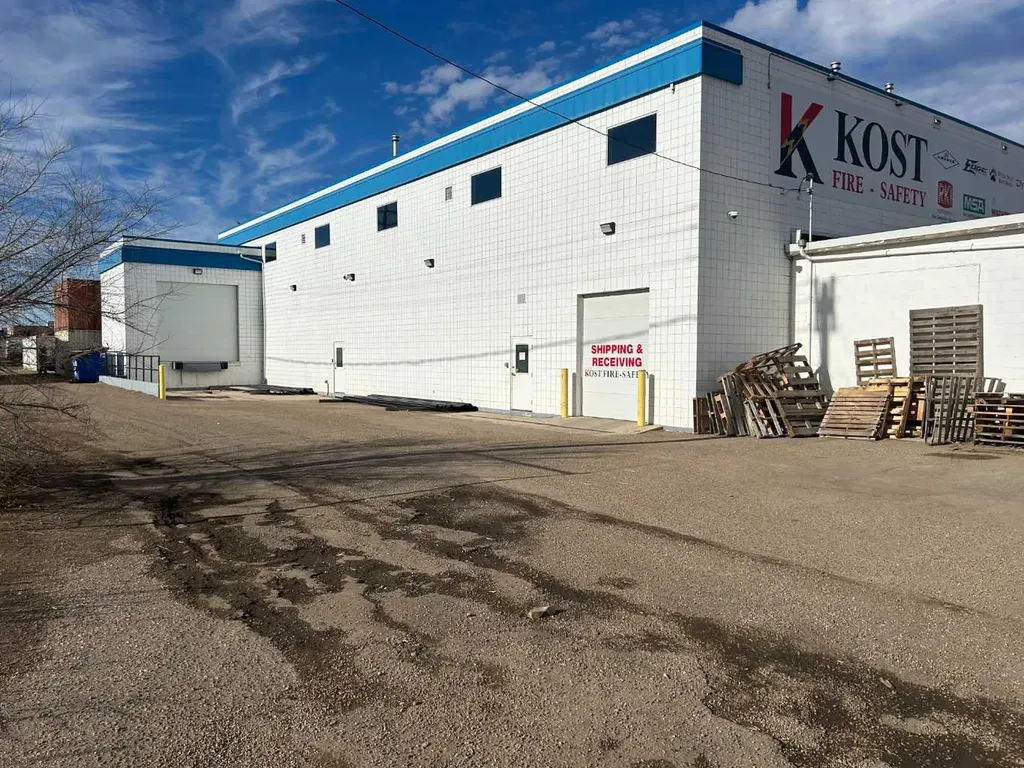 655 14 Street SW Medicine Hat AB T1A 4V5