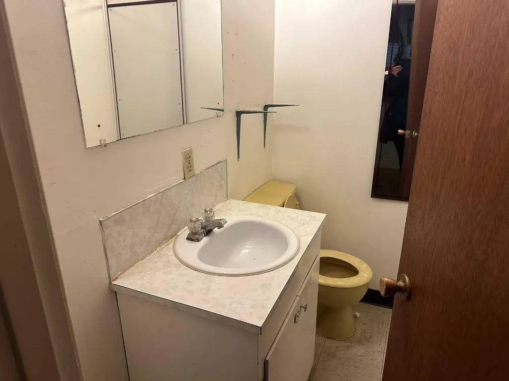 4919 50 Street Rocky Mountain House AB T4T 1A0