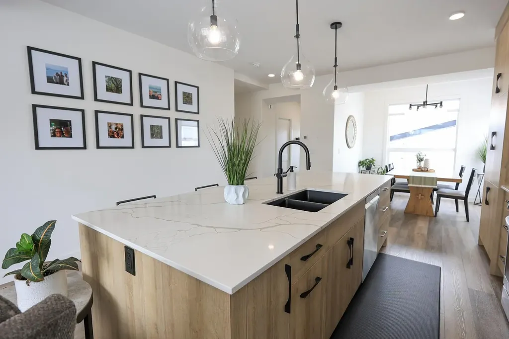2 Evergreen Way Red Deer AB T4P 3H1