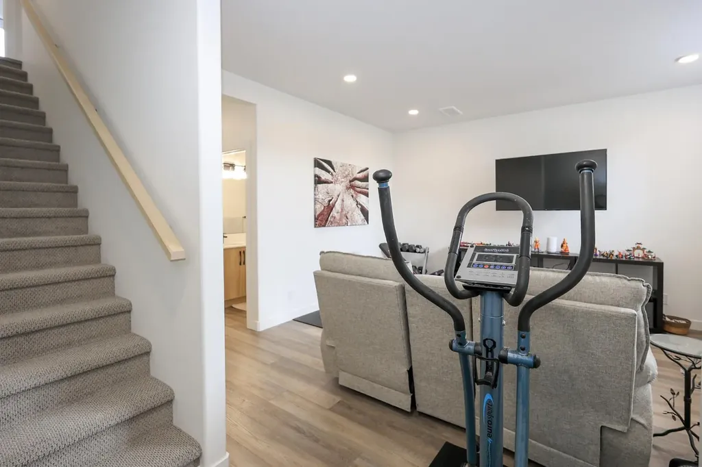 2 Evergreen Way Red Deer AB T4P 3H1