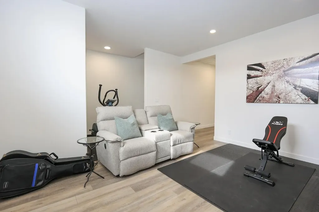 2 Evergreen Way Red Deer AB T4P 3H1