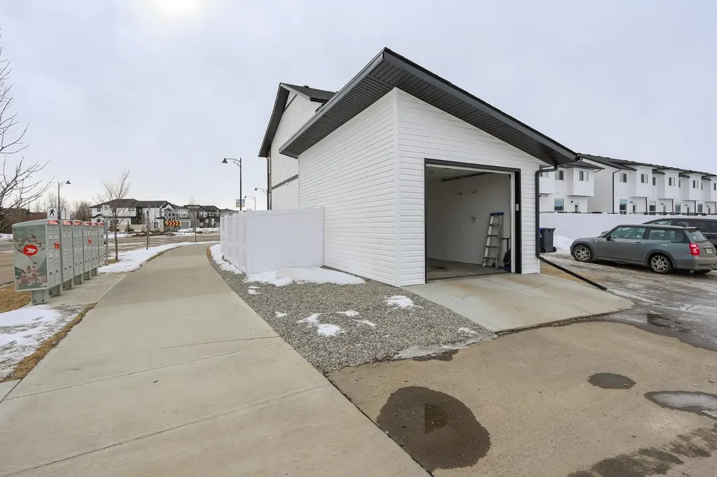 2 Evergreen Way Red Deer AB T4P 3H1