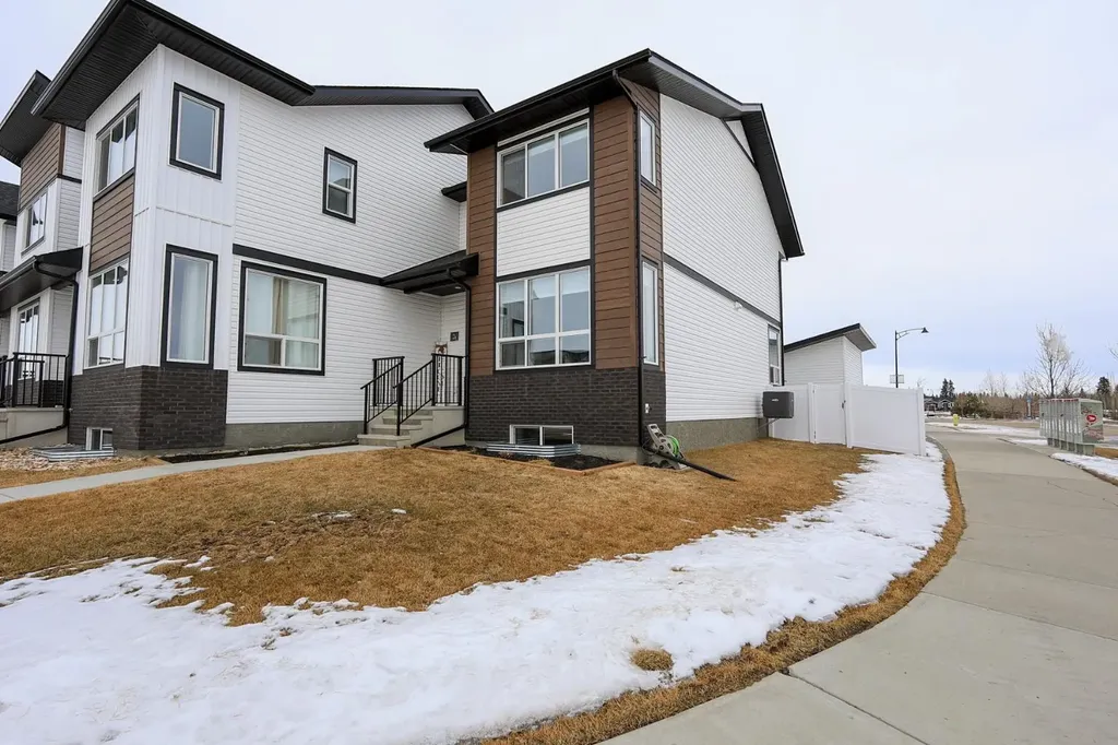 2 Evergreen Way Red Deer AB T4P 3H1