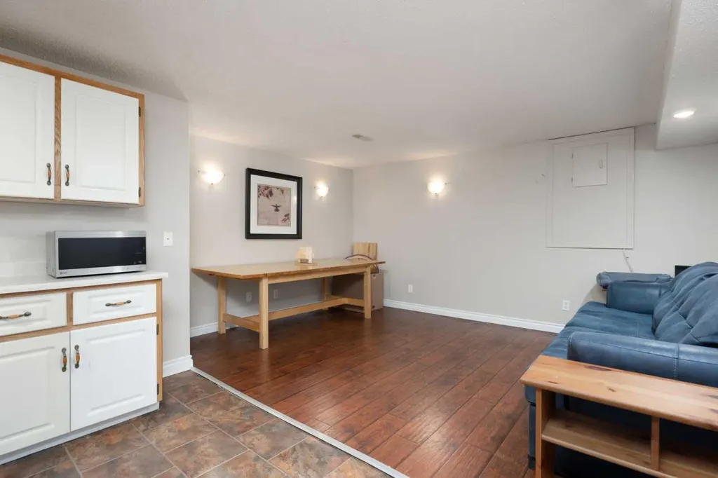 185 Hilltop Crescent Fort Mcmurray AB T9H3V3