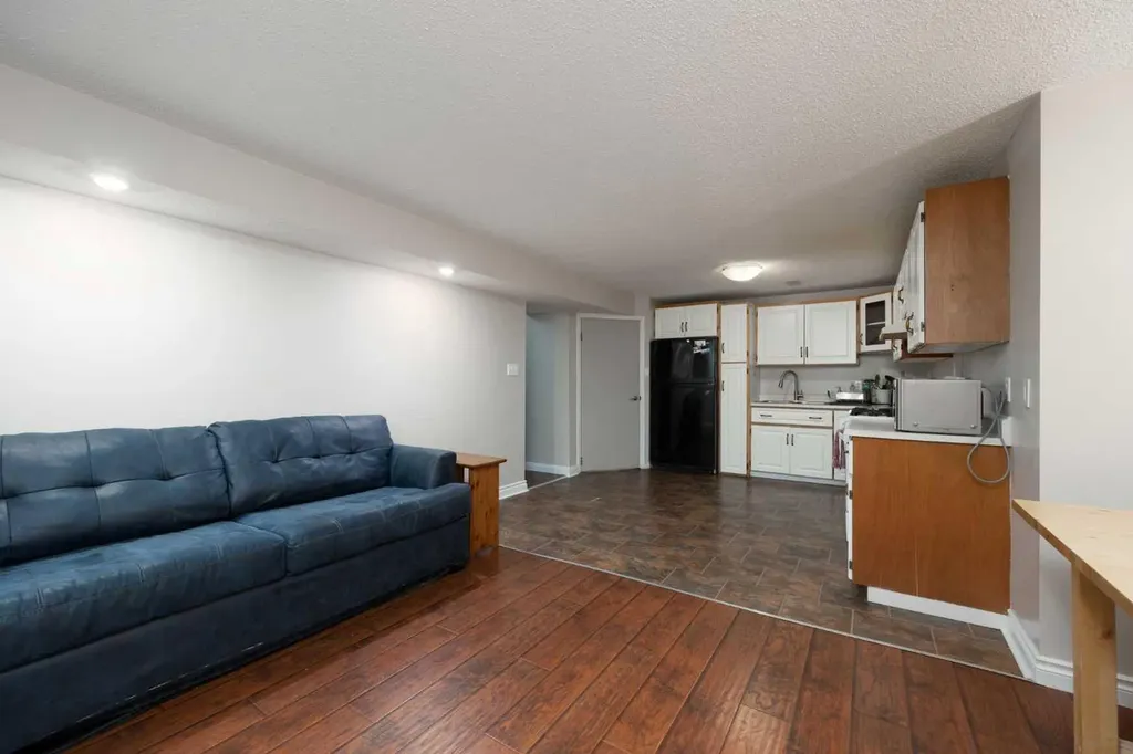 185 Hilltop Crescent Fort Mcmurray AB T9H3V3