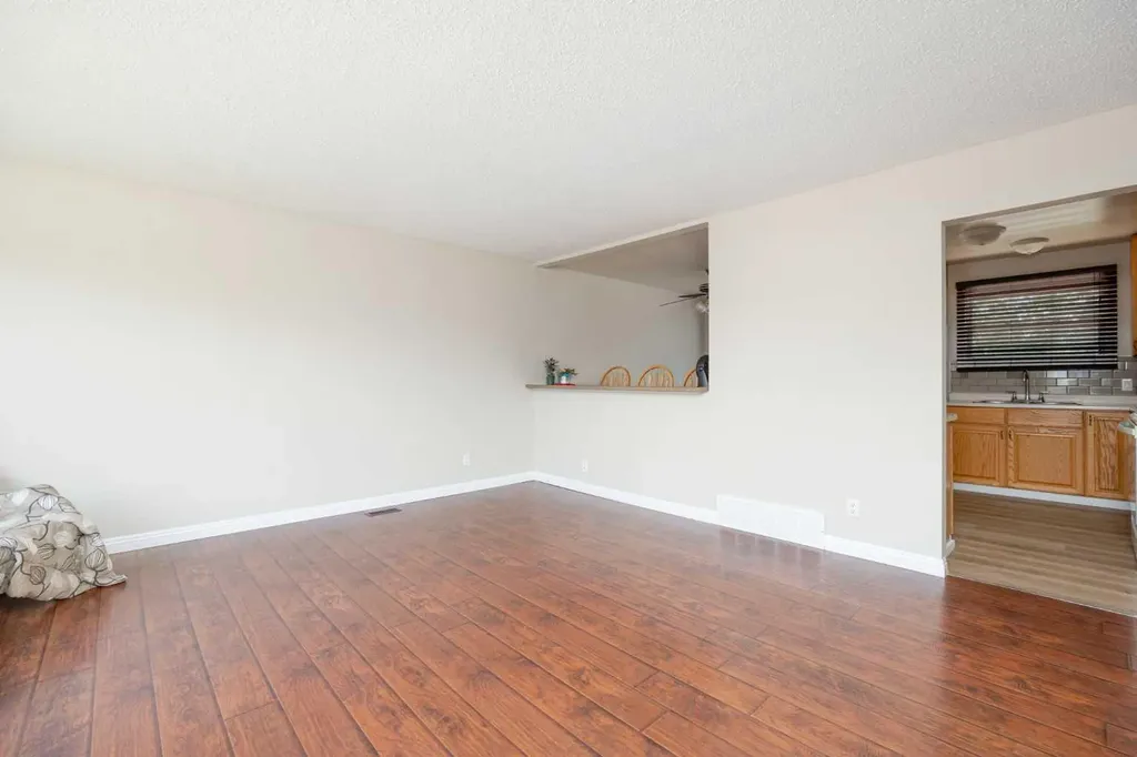 185 Hilltop Crescent Fort Mcmurray AB T9H3V3