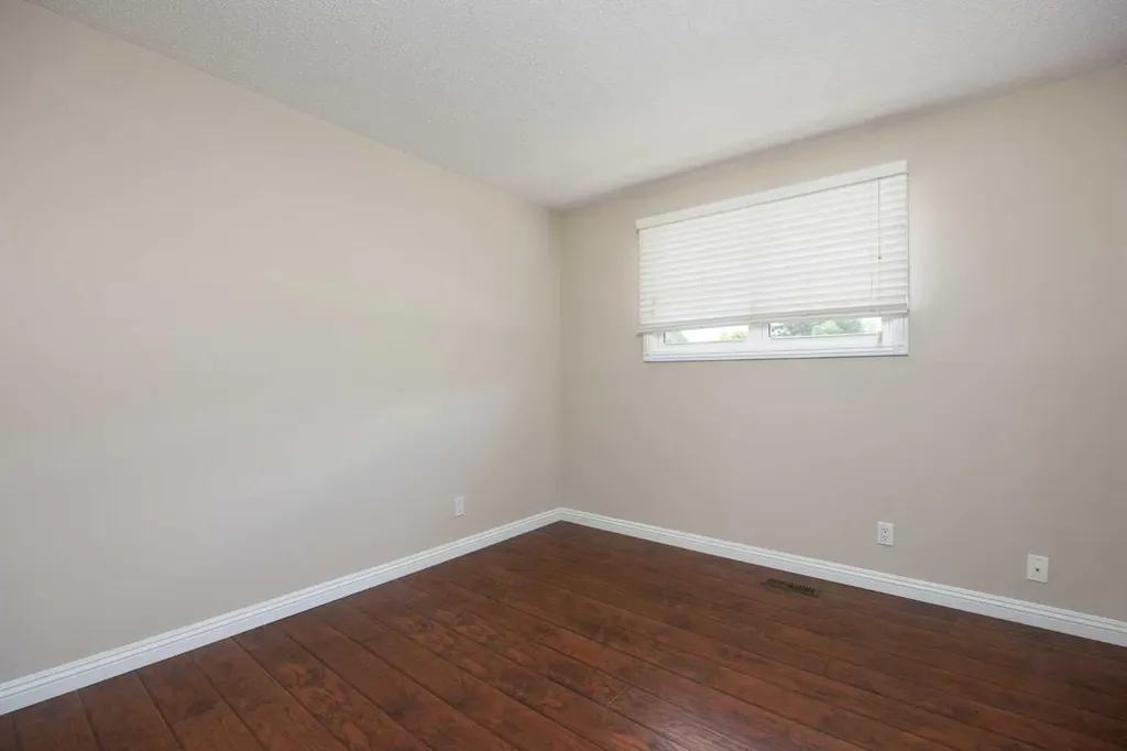185 Hilltop Crescent Fort Mcmurray AB T9H3V3