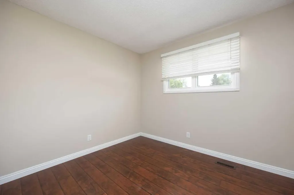 185 Hilltop Crescent Fort Mcmurray AB T9H3V3