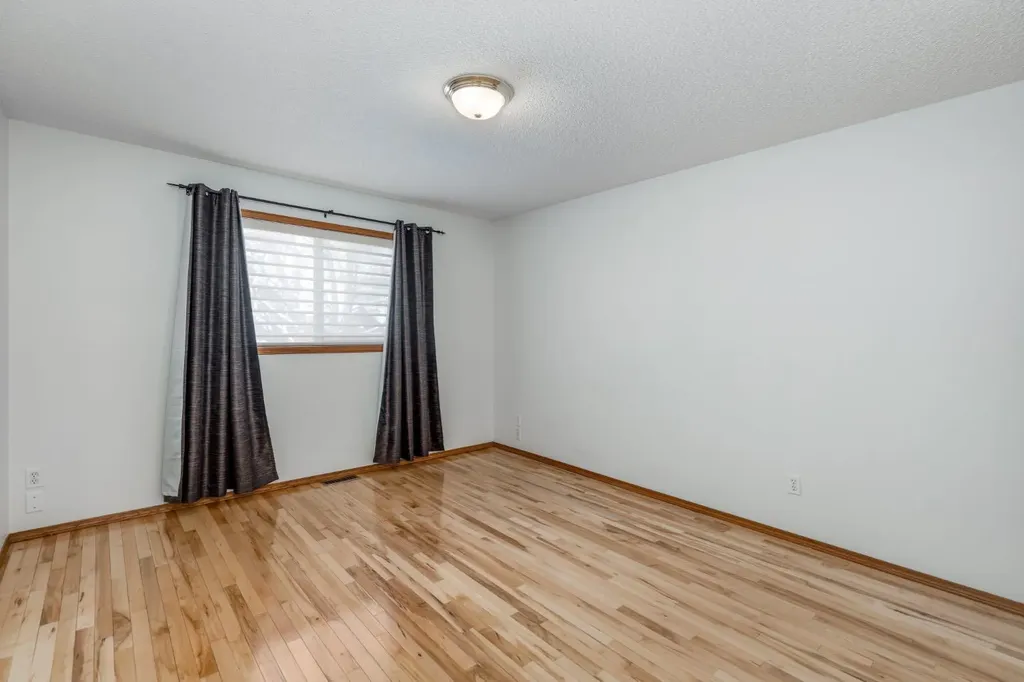 108 Quigley Close Cochrane AB T4C 1S4