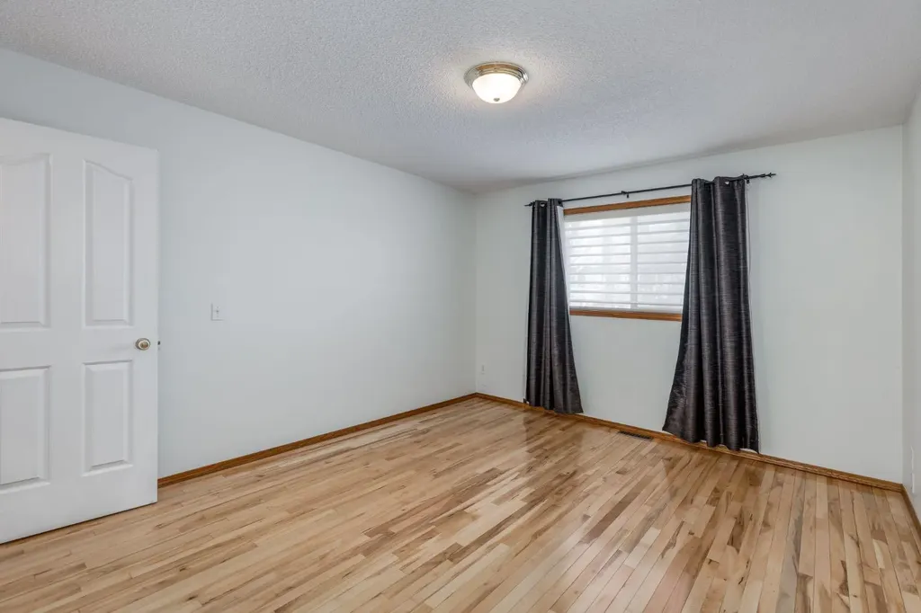 108 Quigley Close Cochrane AB T4C 1S4