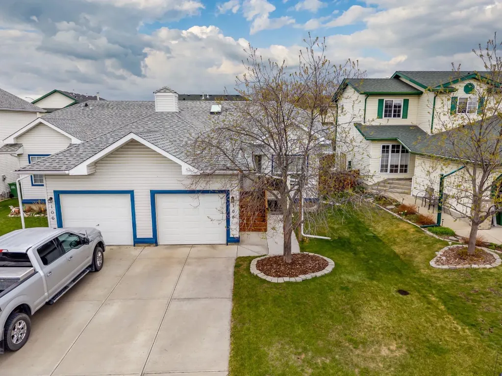108 Quigley Close Cochrane AB T4C 1S4